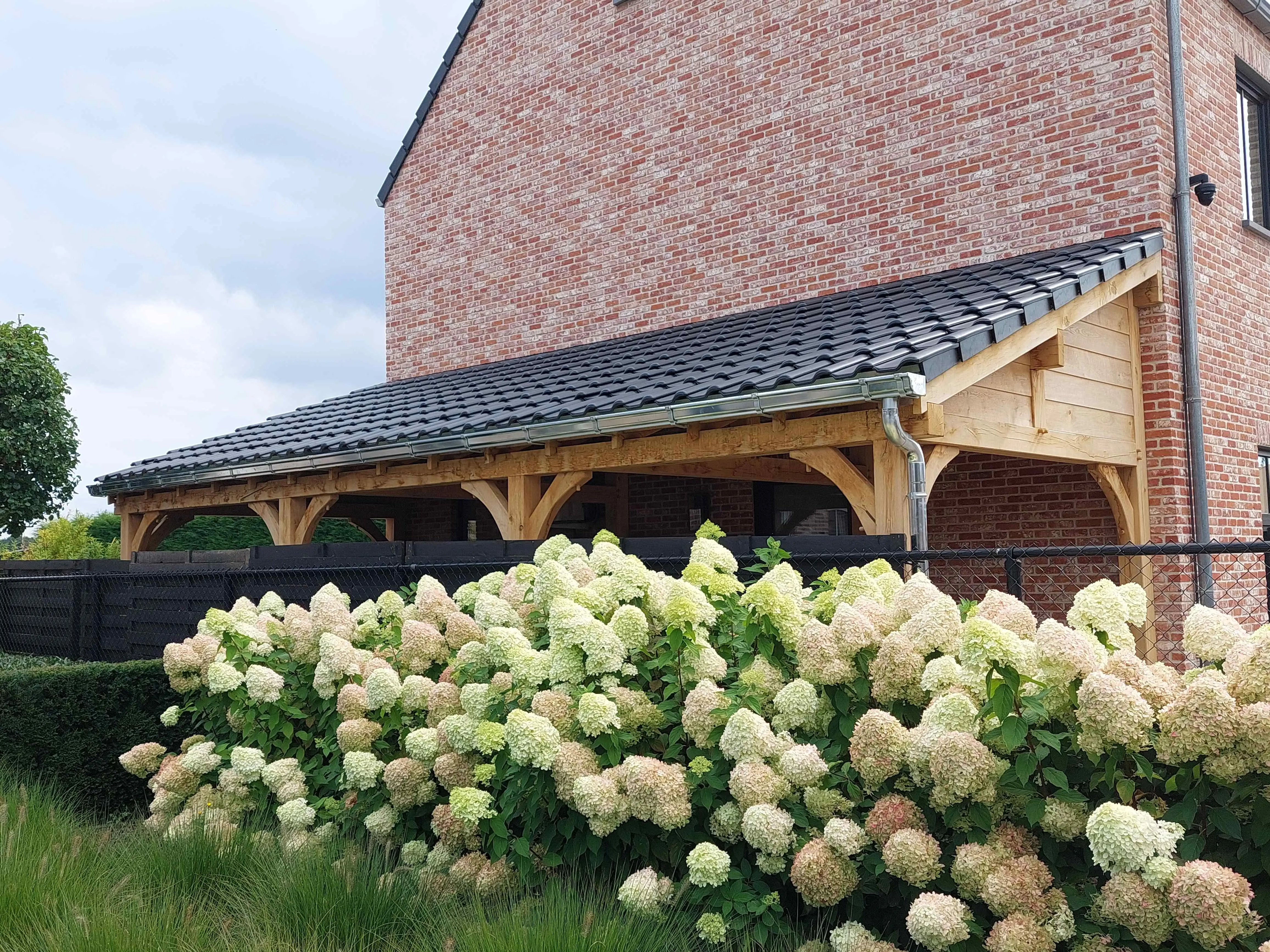 Maken en plaatsen van carport en zinkwerk