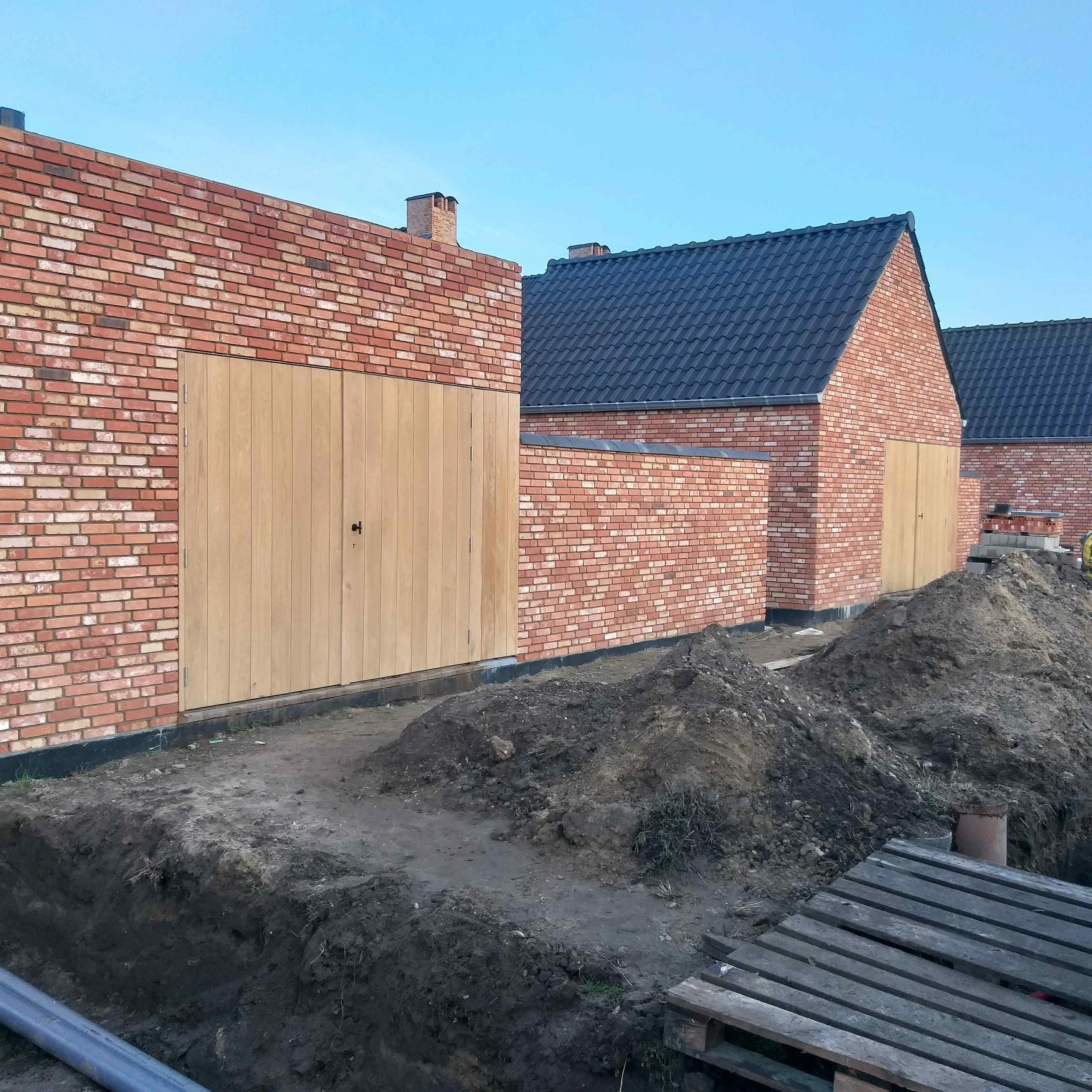 poorten aan nieuwbouw woningen