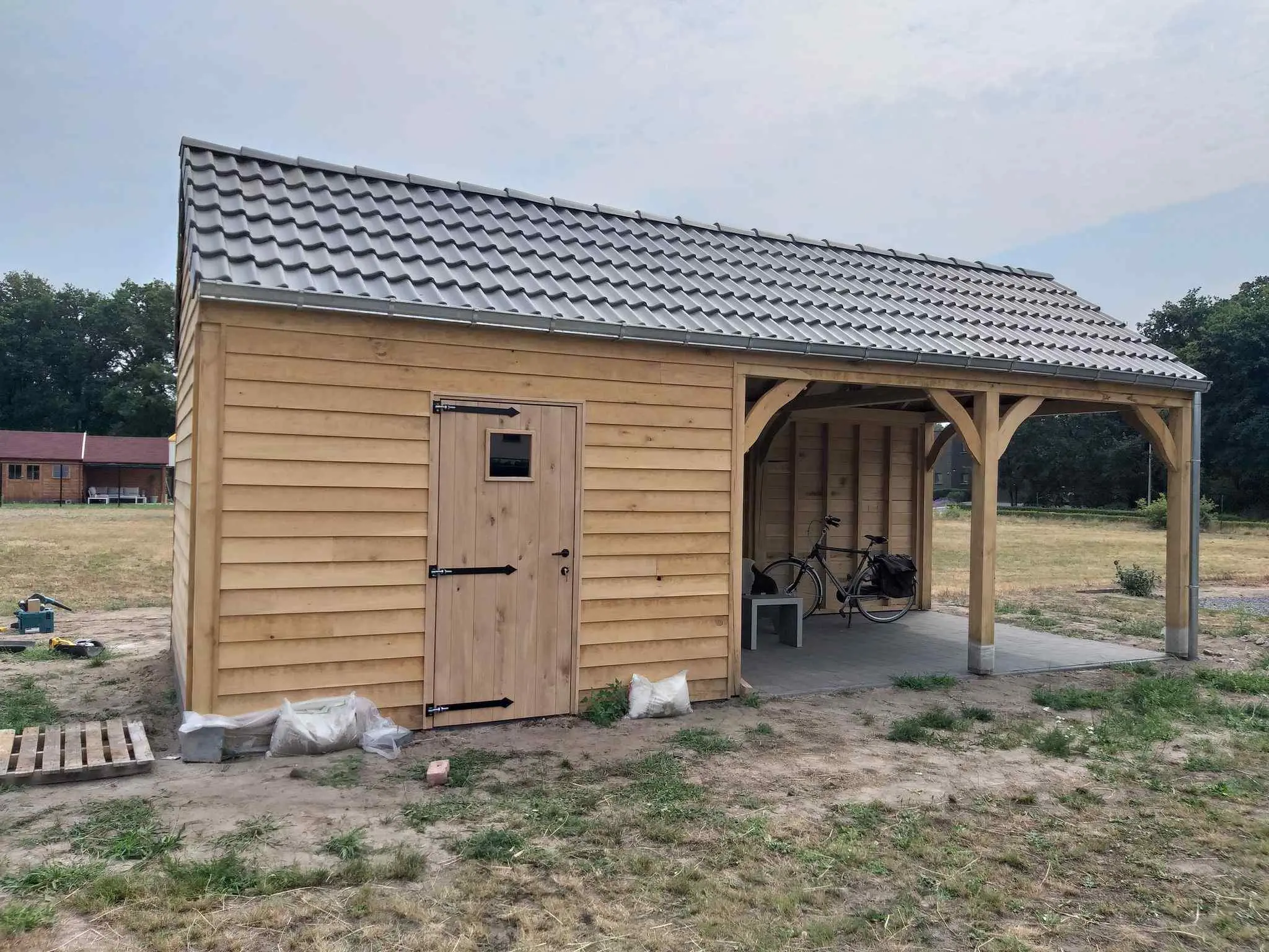 Eiken bijgebouw